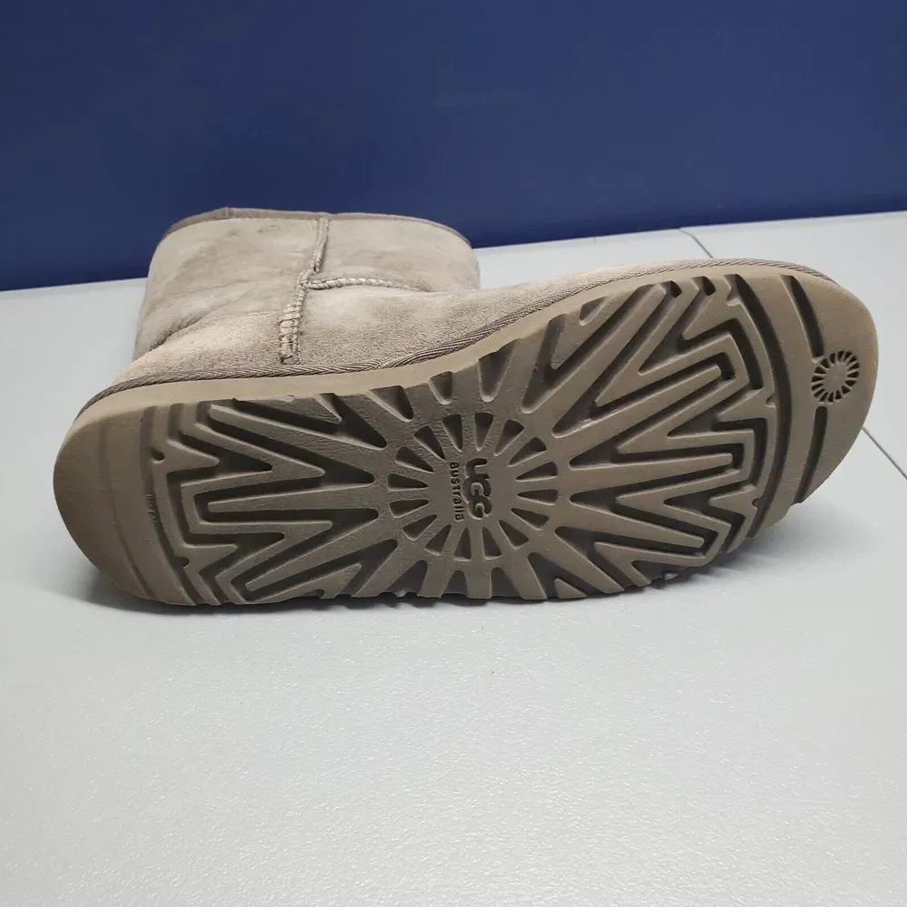 UGG australia classic